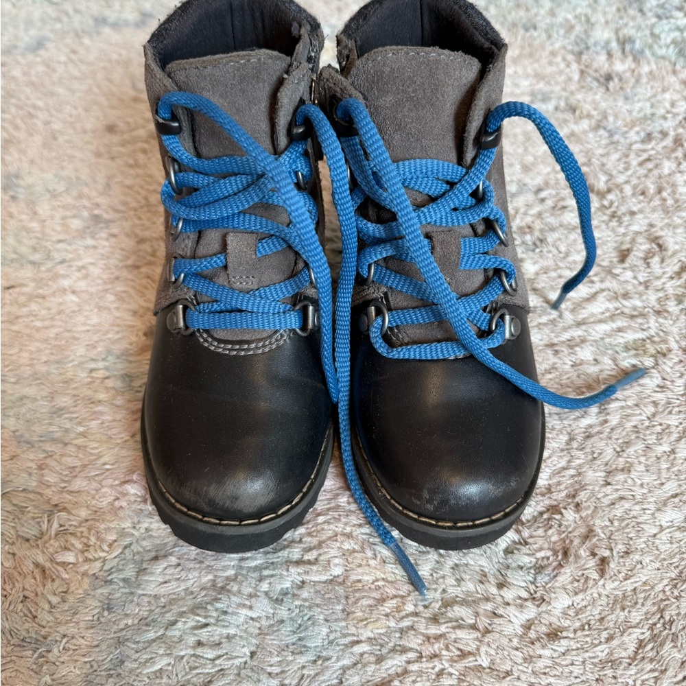 Ugg Hilmar Winter boots size 10t